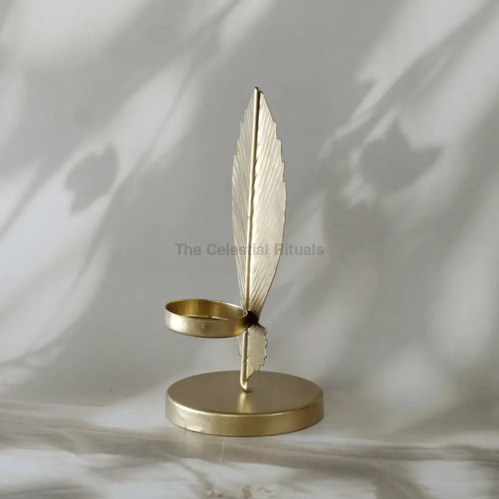 Earthy Rituals Candle Stand – Leaf-Shaped Design for Wicca & Sacred Ceremonies Candle Holders